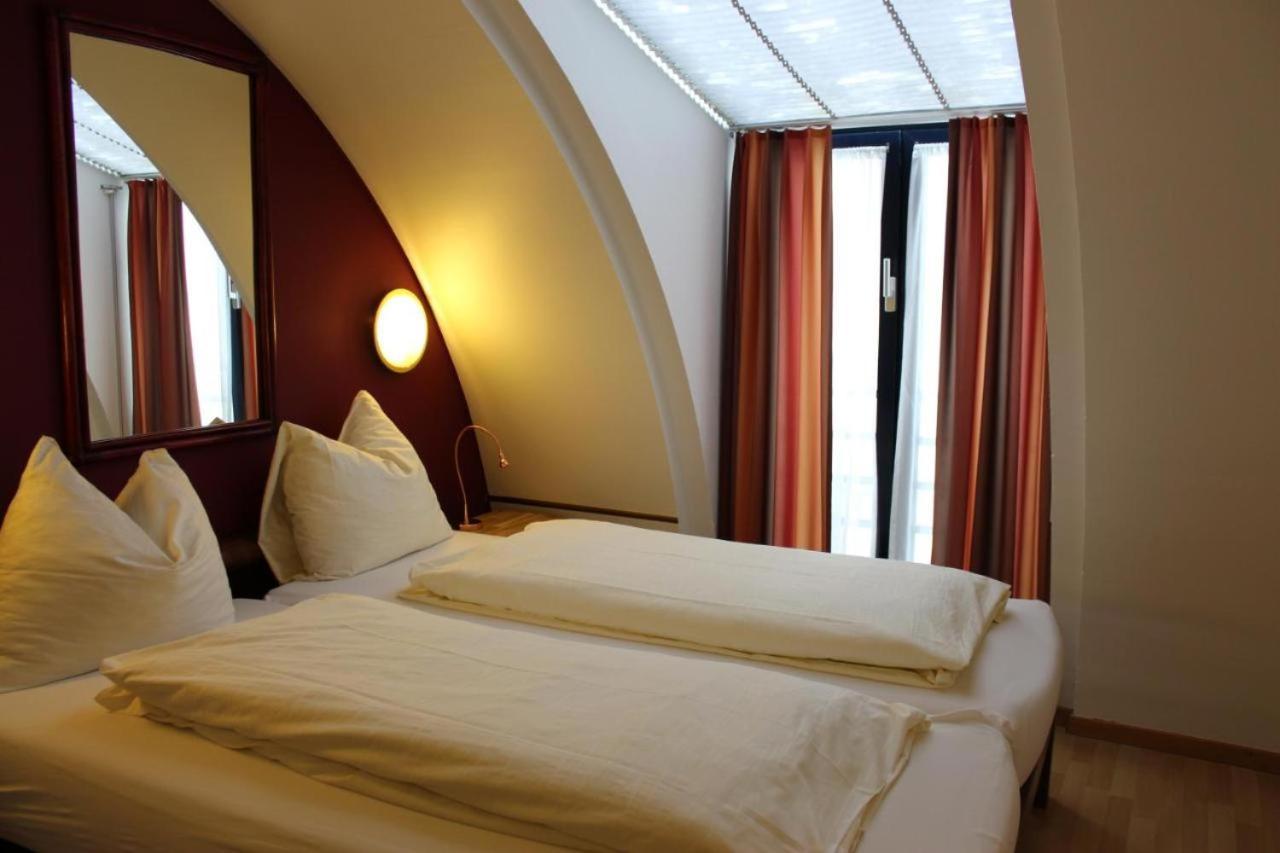 Affordable Rooms In Heart Of Luzern Exterior foto